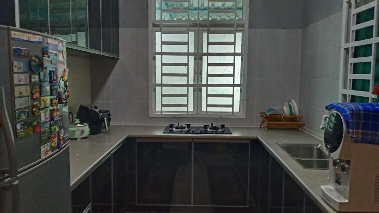 Illa Bella Homestay Jasin Exterior foto